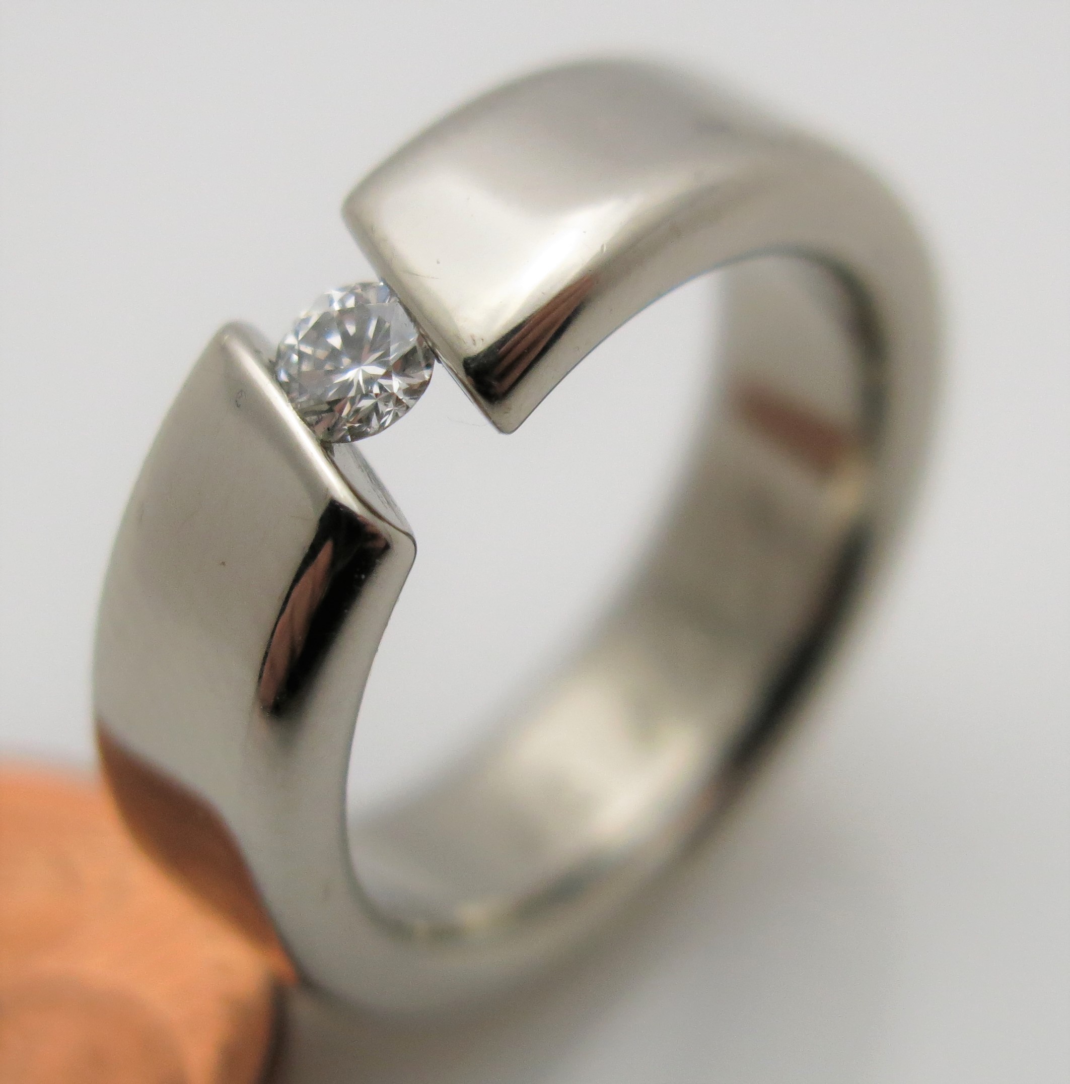 Eleganter Brillant Spannring "Queer" – Bild 3