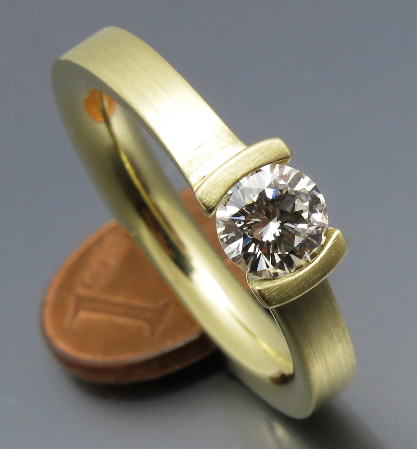 Eleganter Brillant Spannring "Peak" – Bild 3