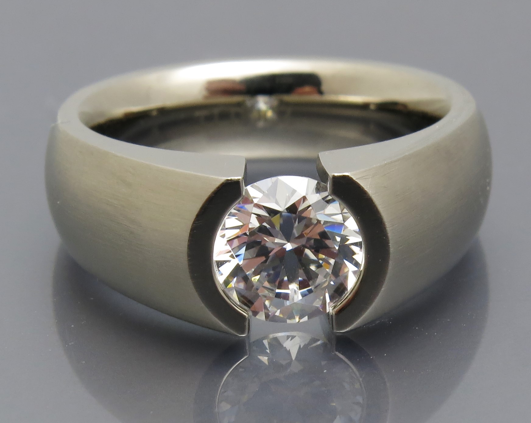 Eleganter Brillant Spannring "Verlauf"