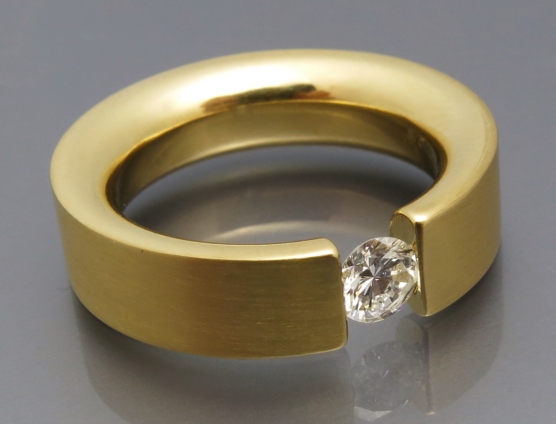 Feiner Brillant Spannring "Halbrund" – Bild 5