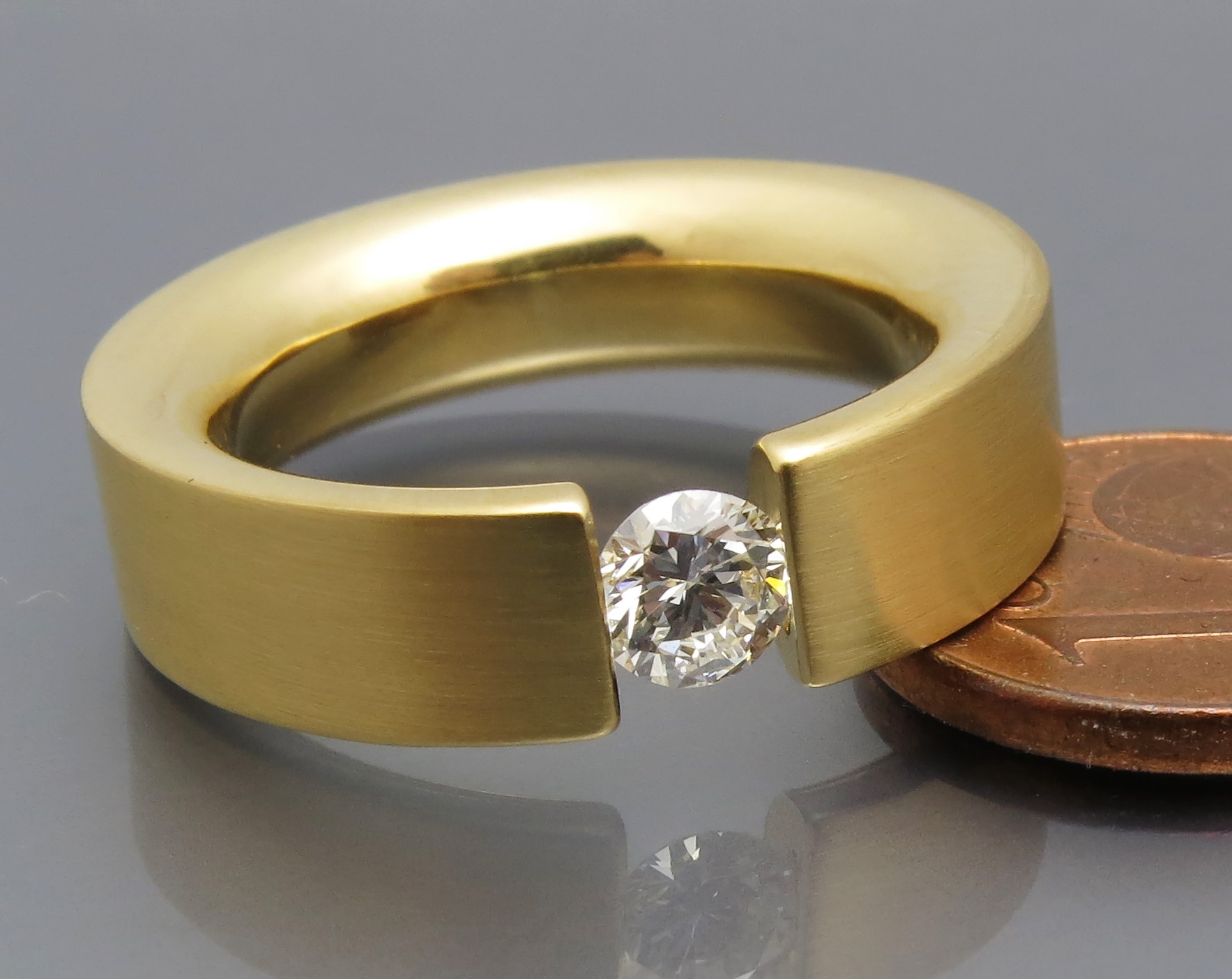 Feiner Brillant Spannring "Halbrund" – Bild 2