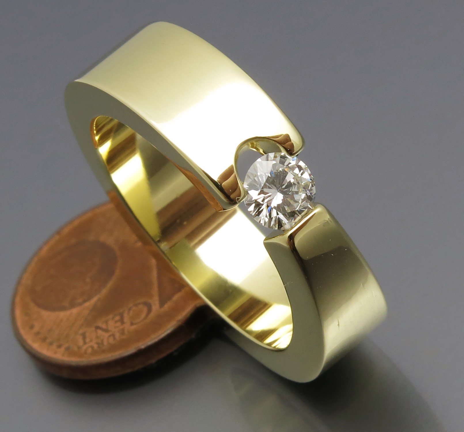 Feiner Brillant Spannring "Arrow" – Bild 2