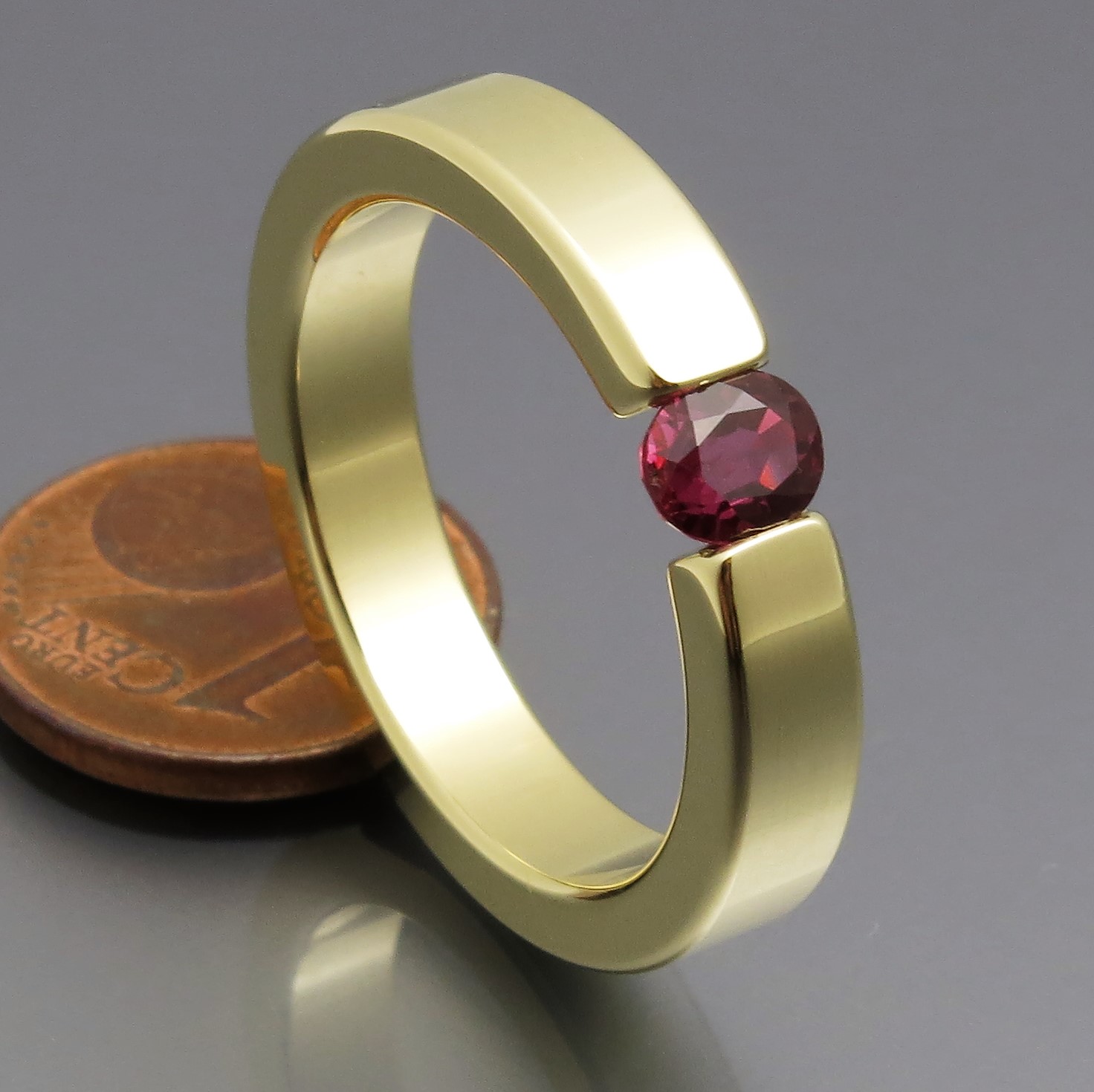 Eleganter Rubin Spannring – Bild 2