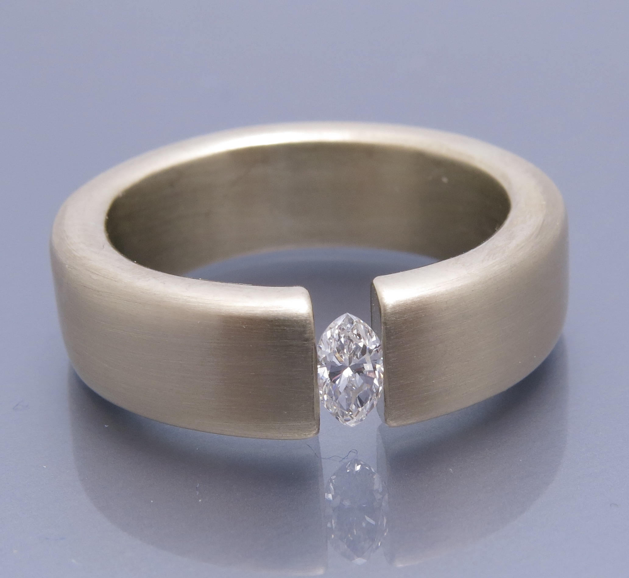 Eleganter Diamant Spannring