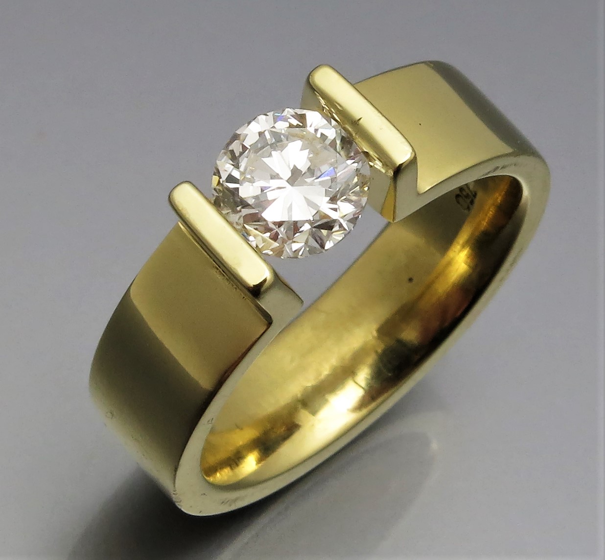 Eleganter Brillant Spannring "Peak"