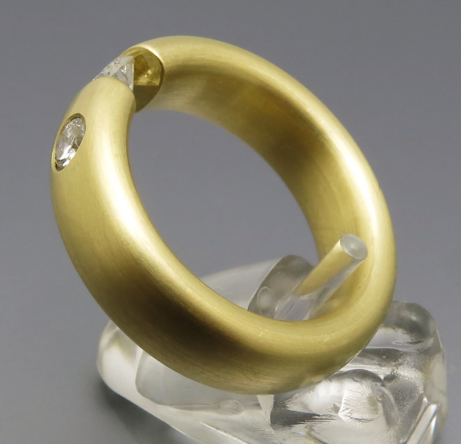 Eleganter Brillant Spannring "Stones" – Bild 2