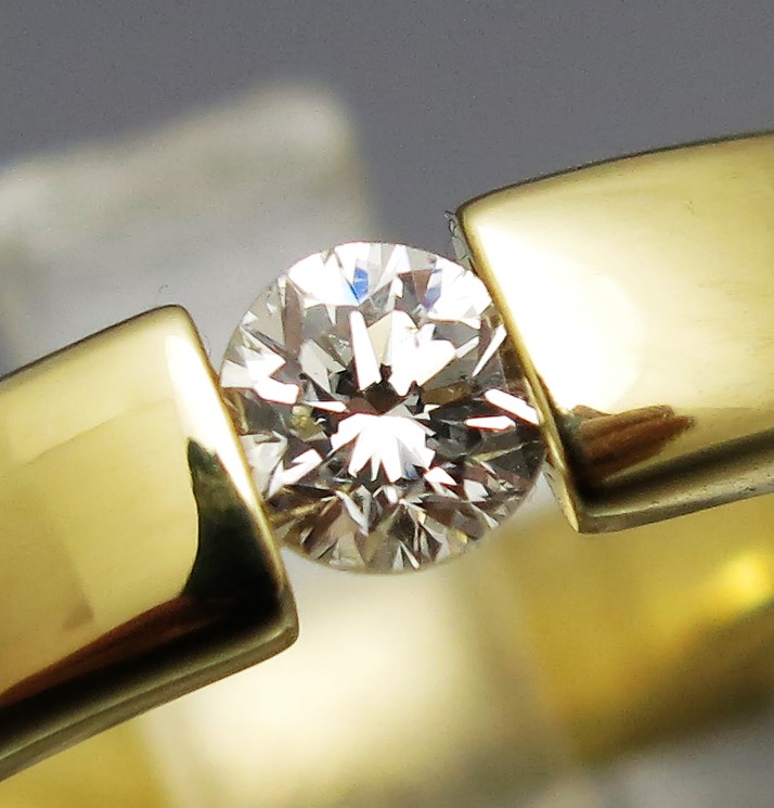 Eleganter Brillant Spannring - Klassiker