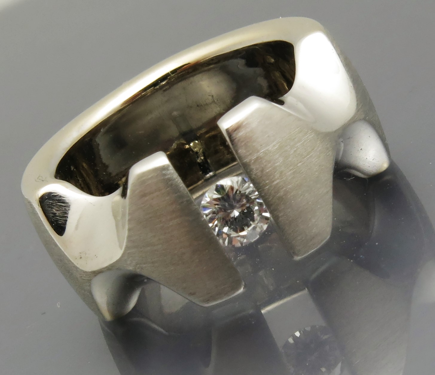 Auffälliger Brillant Spannring "Valley"