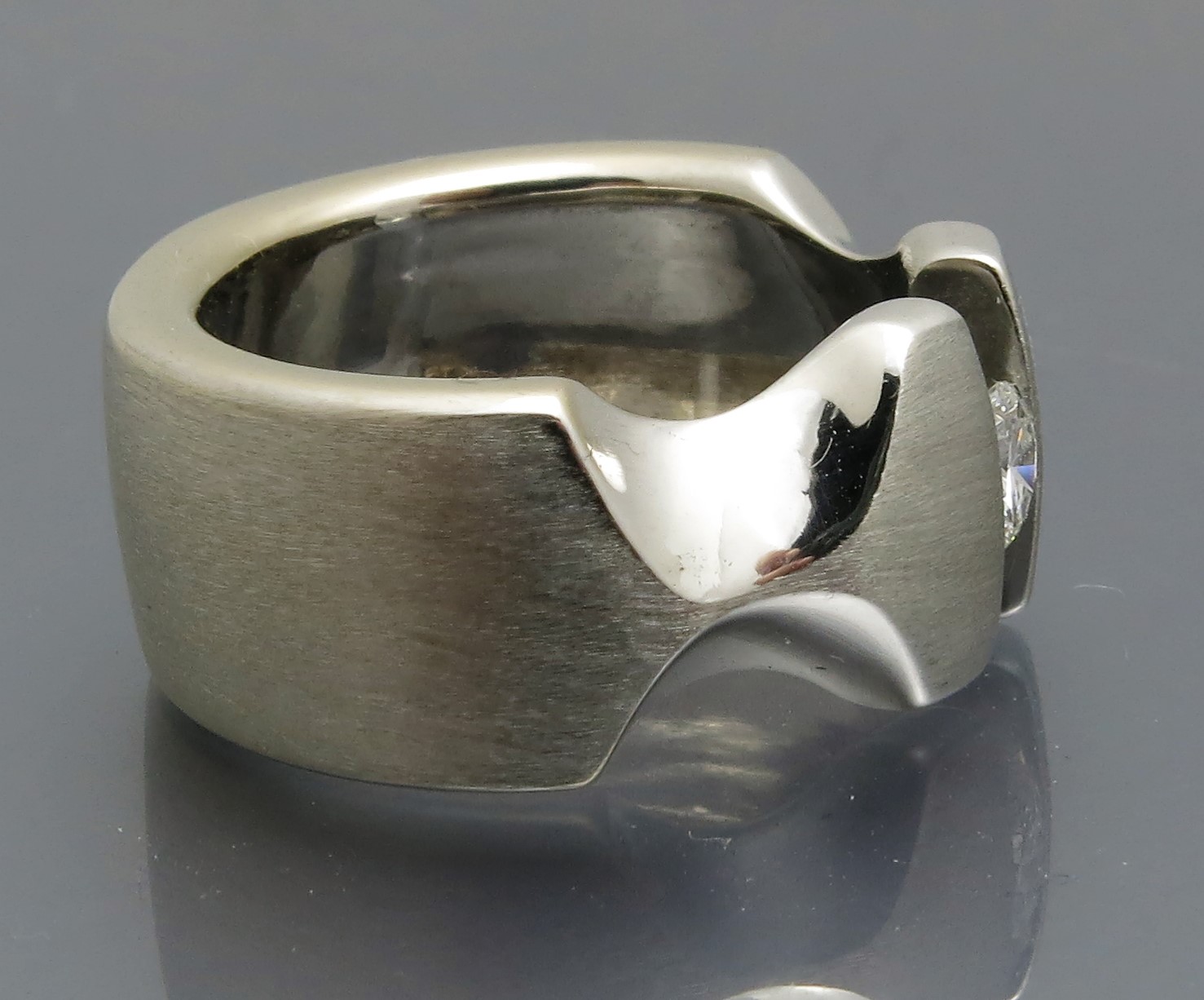 Auffälliger Brillant Spannring "Valley" – Bild 6