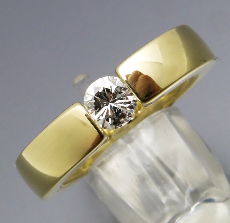 Zeitloser Brillant Spannring - Klassiker