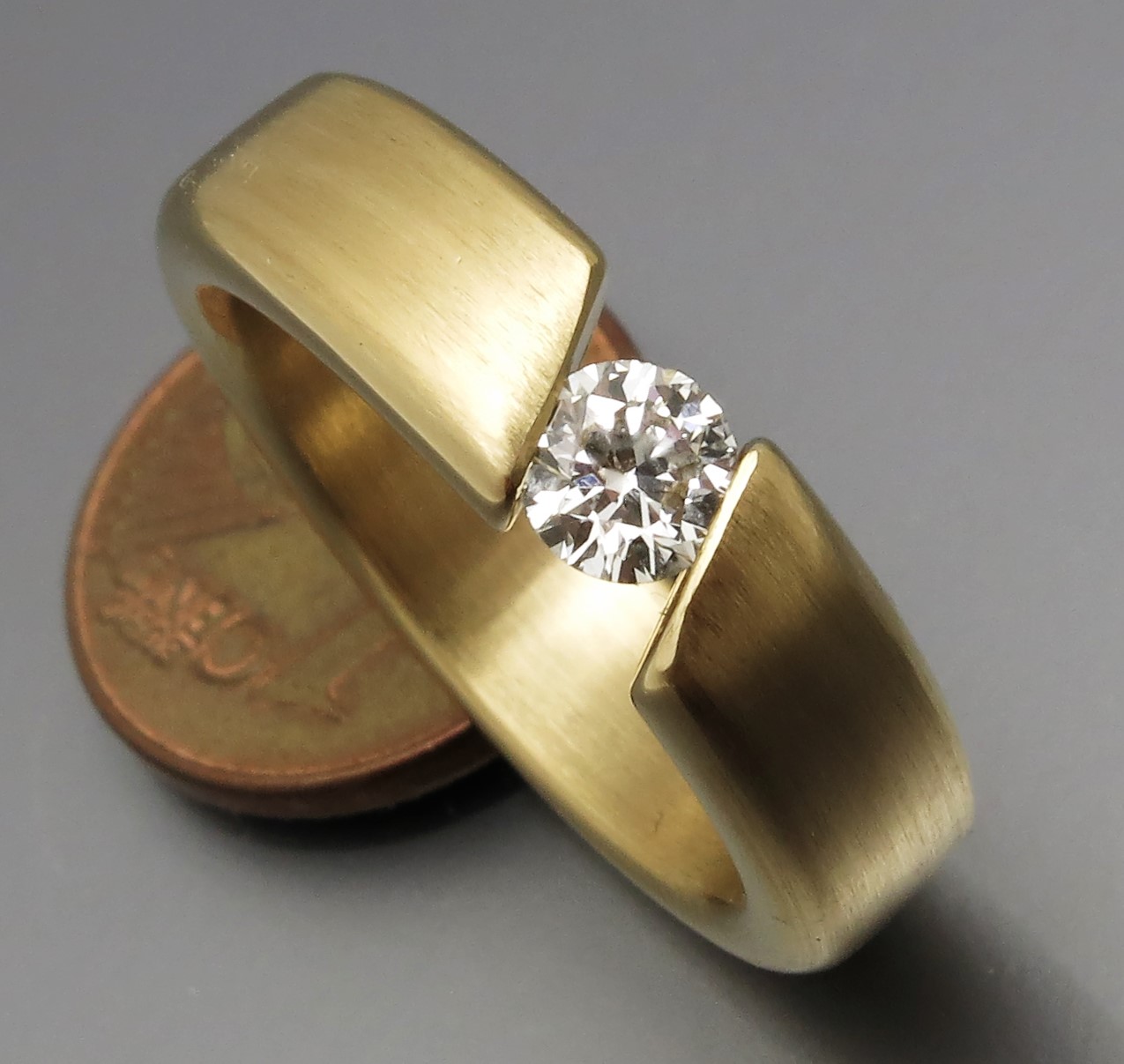 Eleganter Brillant Spannring "Queer" – Bild 2