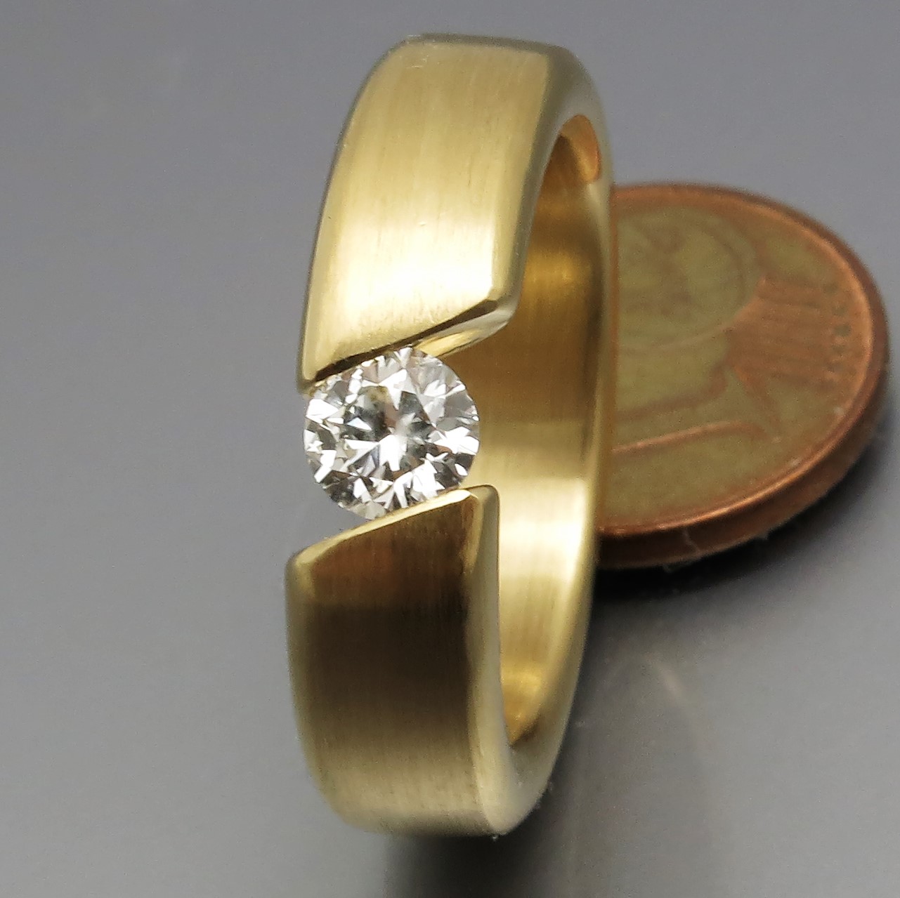 Eleganter Brillant Spannring "Queer" – Bild 5