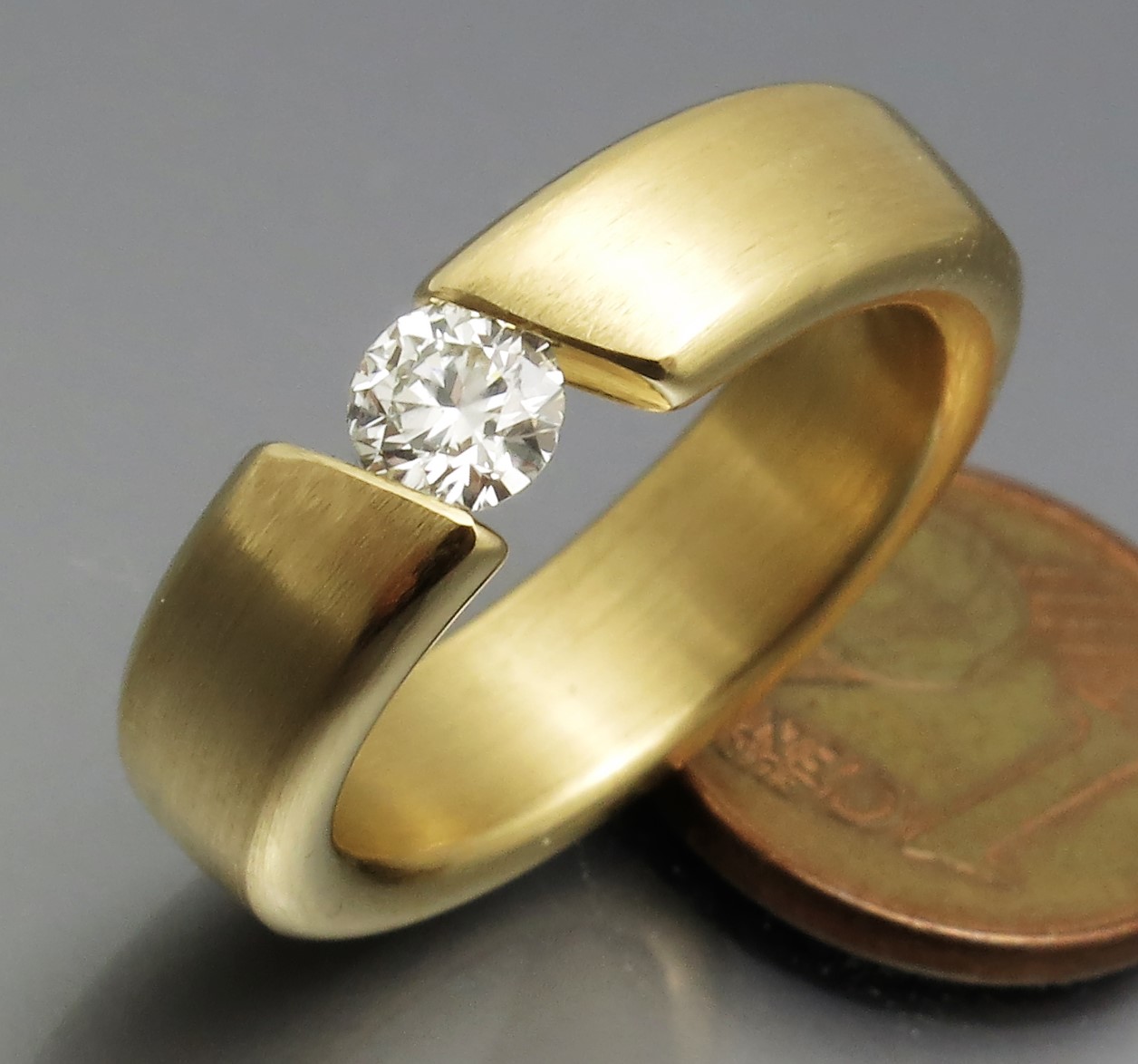 Eleganter Brillant Spannring "Queer" – Bild 6