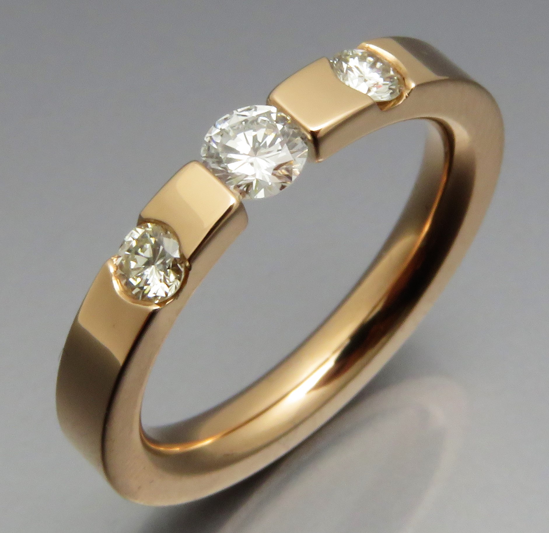 Eleganter Brillant Spannring "Stones"