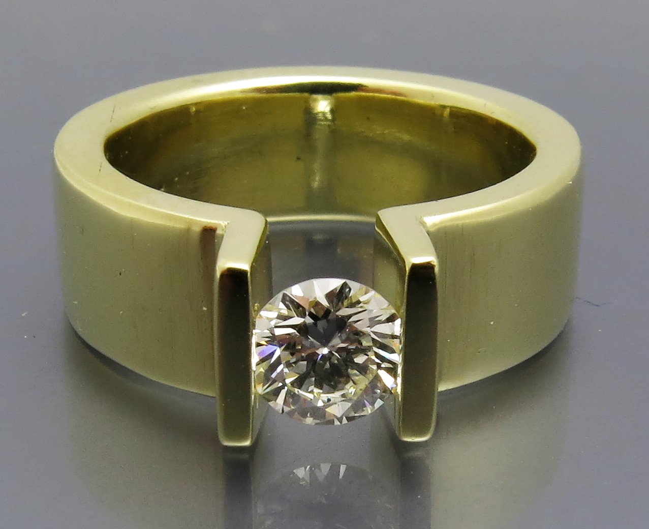Toller Brillant Spannring "Peak"