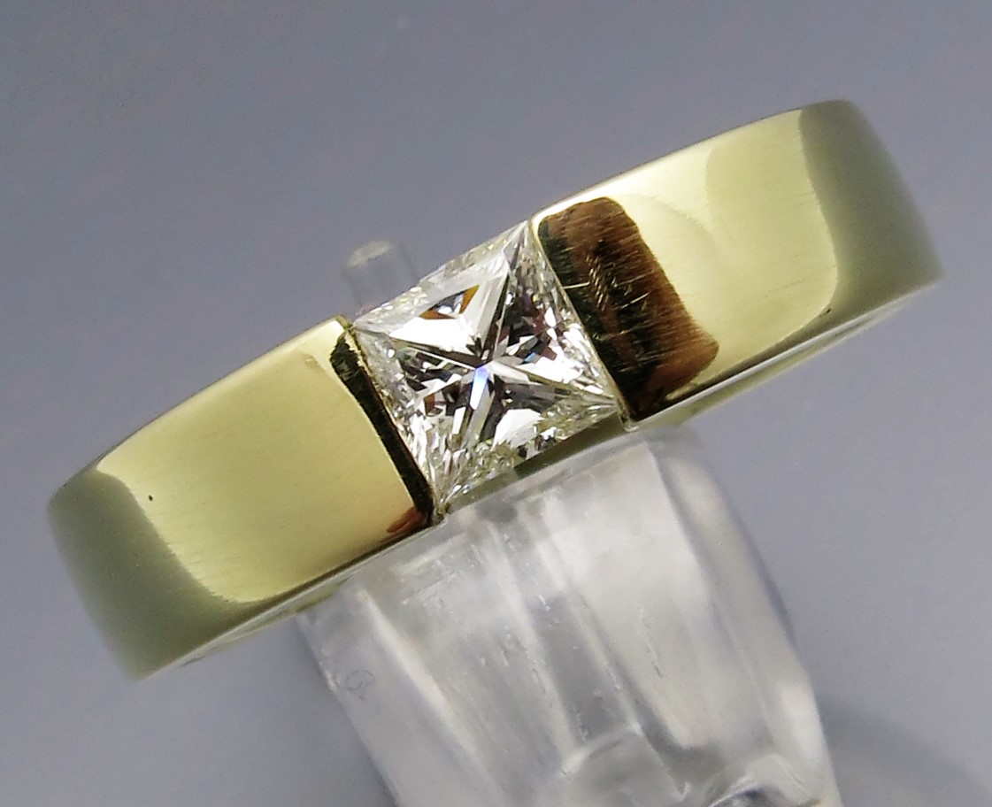 Eleganter Diamant Spannring "Verlauf"
