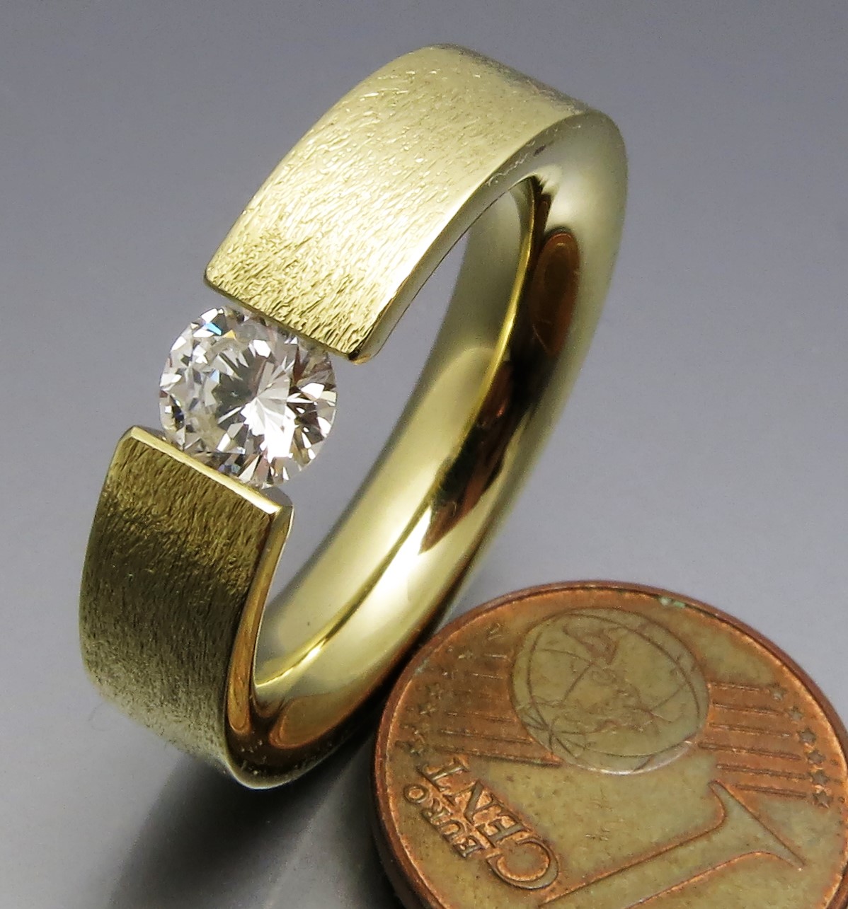 Auffälliger Brillant Spannring "Wave" – Bild 3