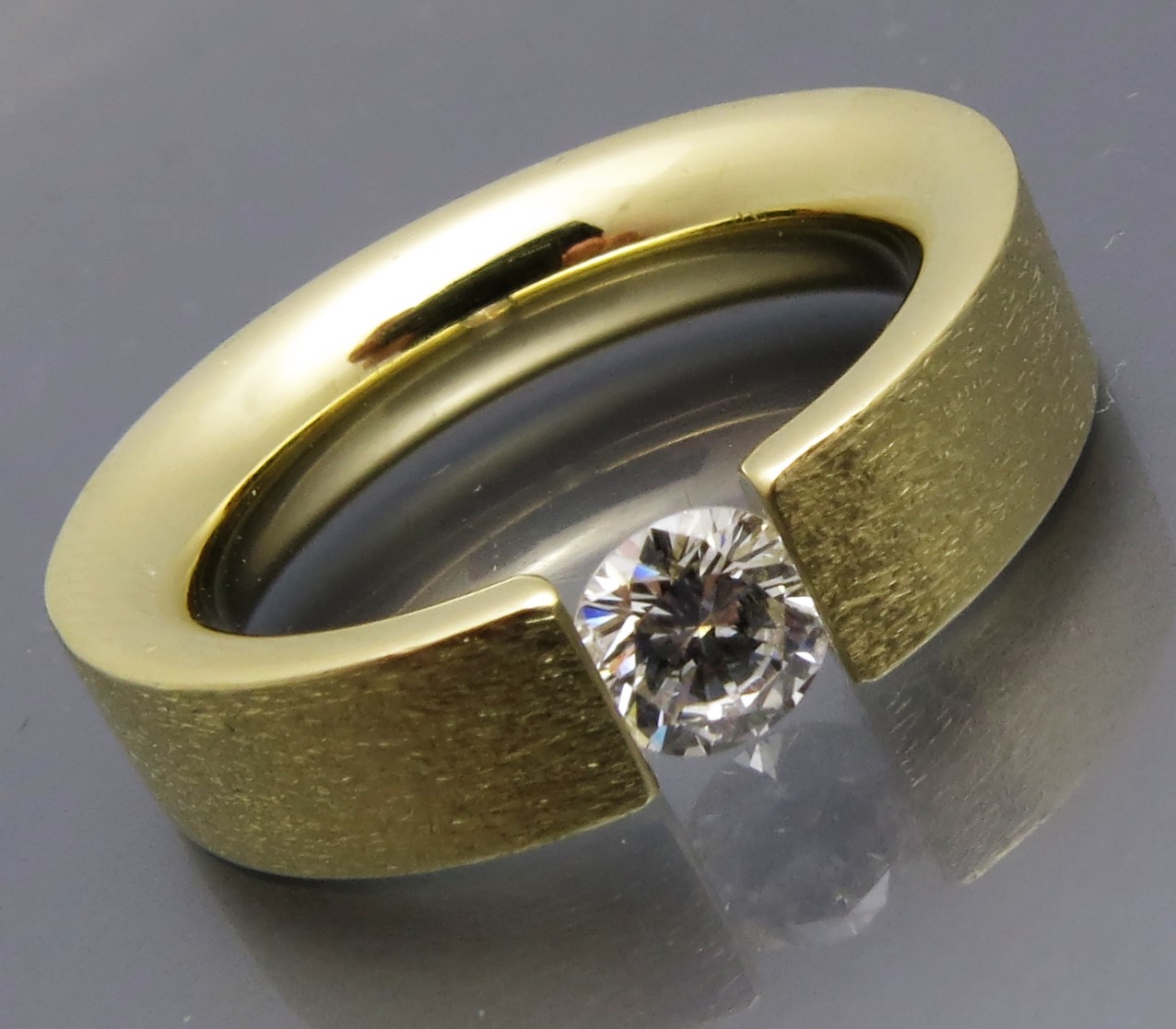 Auffälliger Brillant Spannring "Wave" – Bild 4