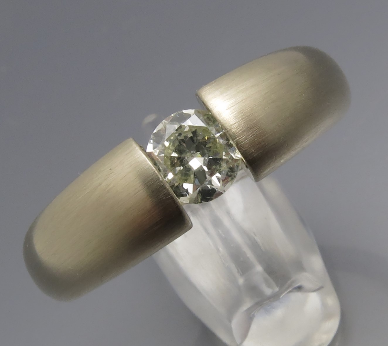 Großer Brillant Spannring "Verlauf" – Bild 4