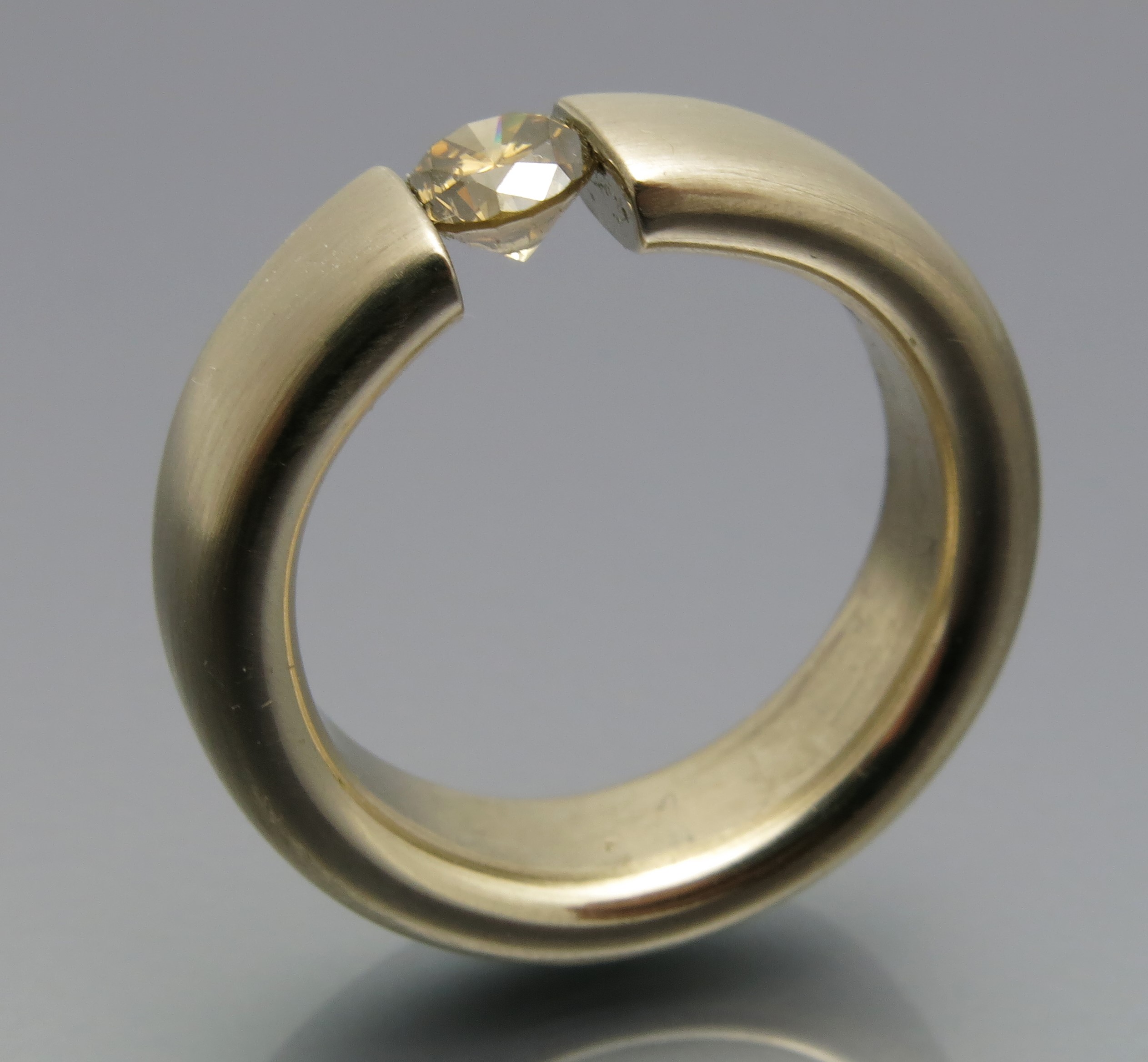 Mächtiger fancy Brillant Spannring – Bild 6