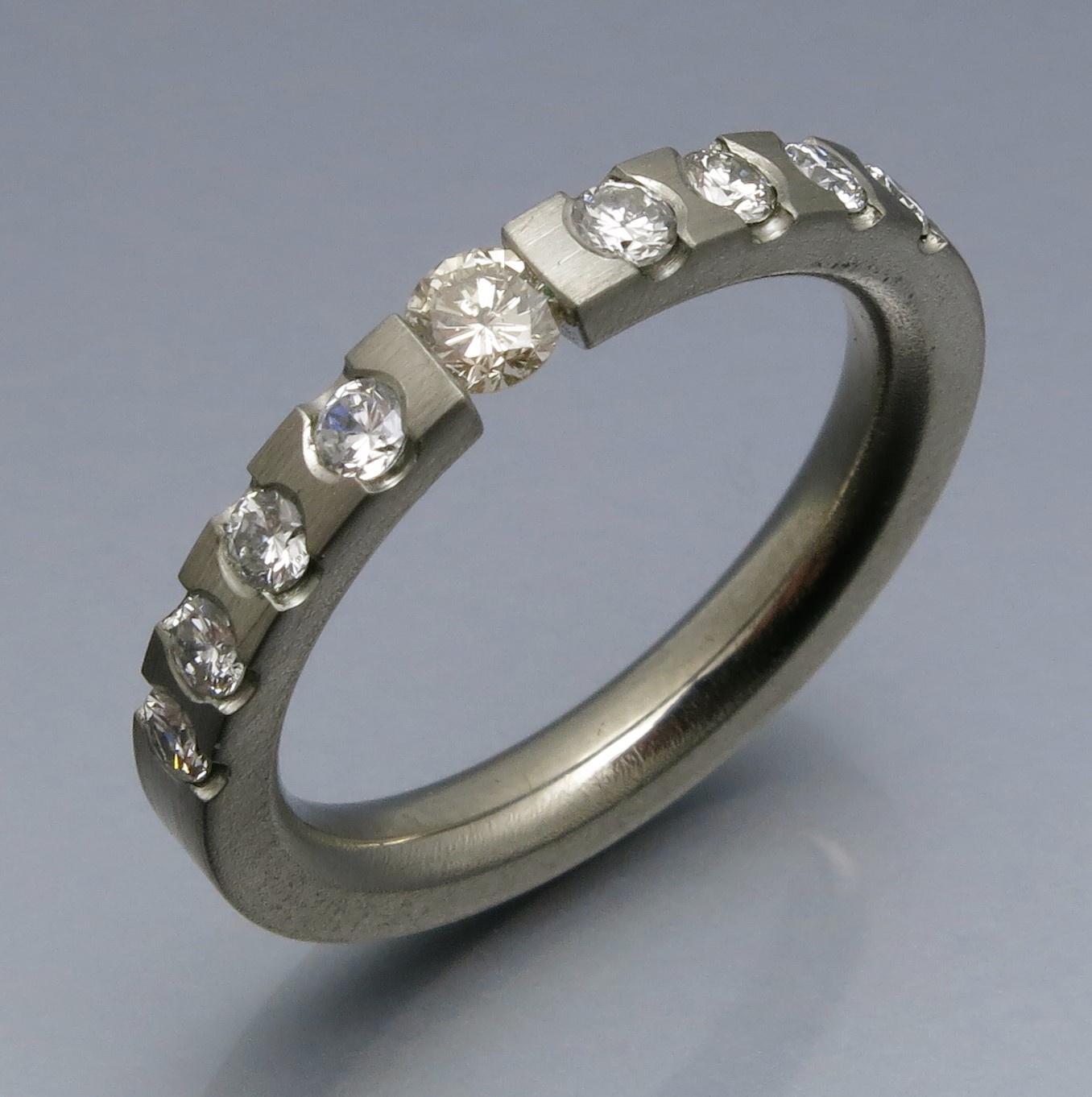 Eleganter Palladium Brillant Spannring