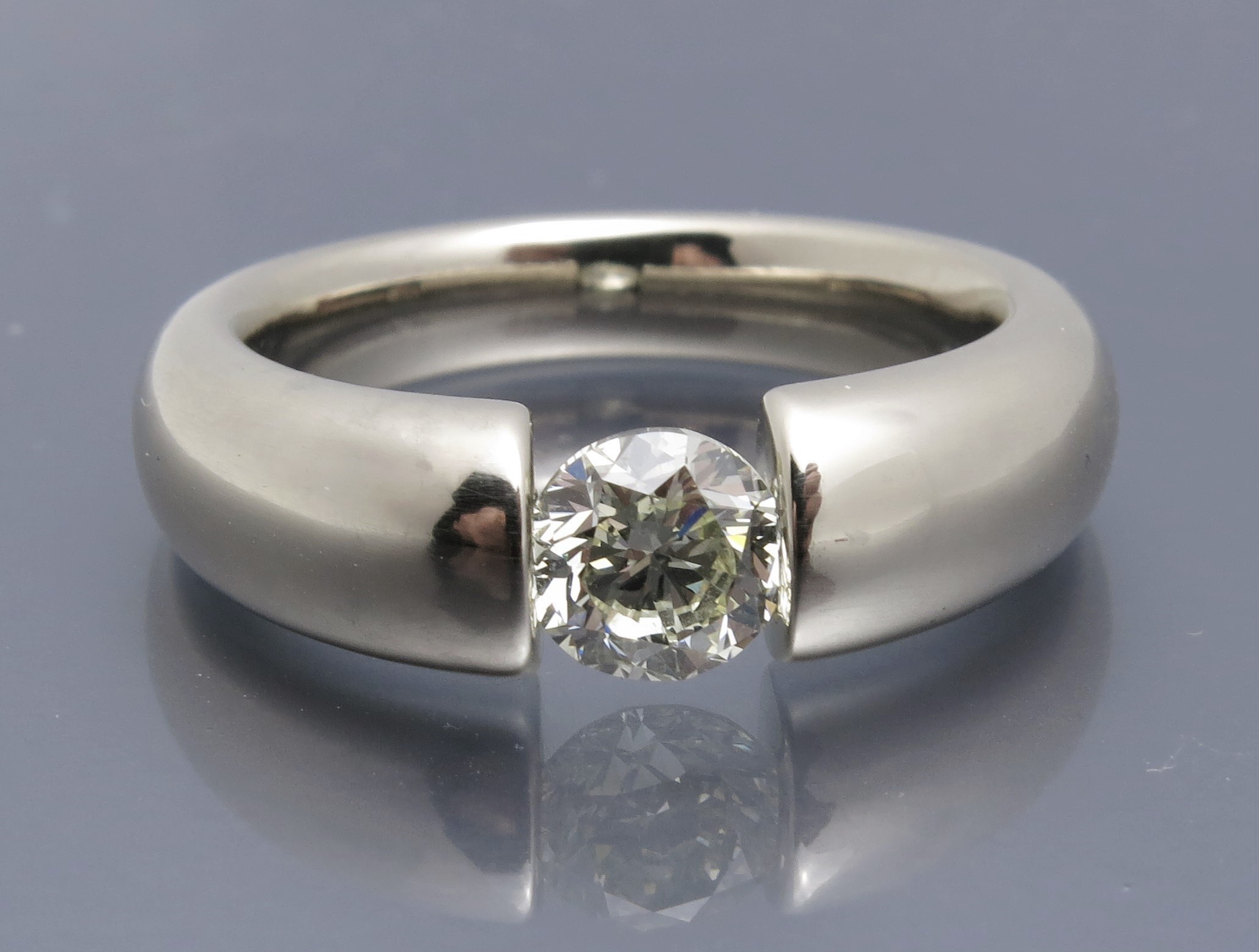Eleganter Brillant Spannring "Verlauf"