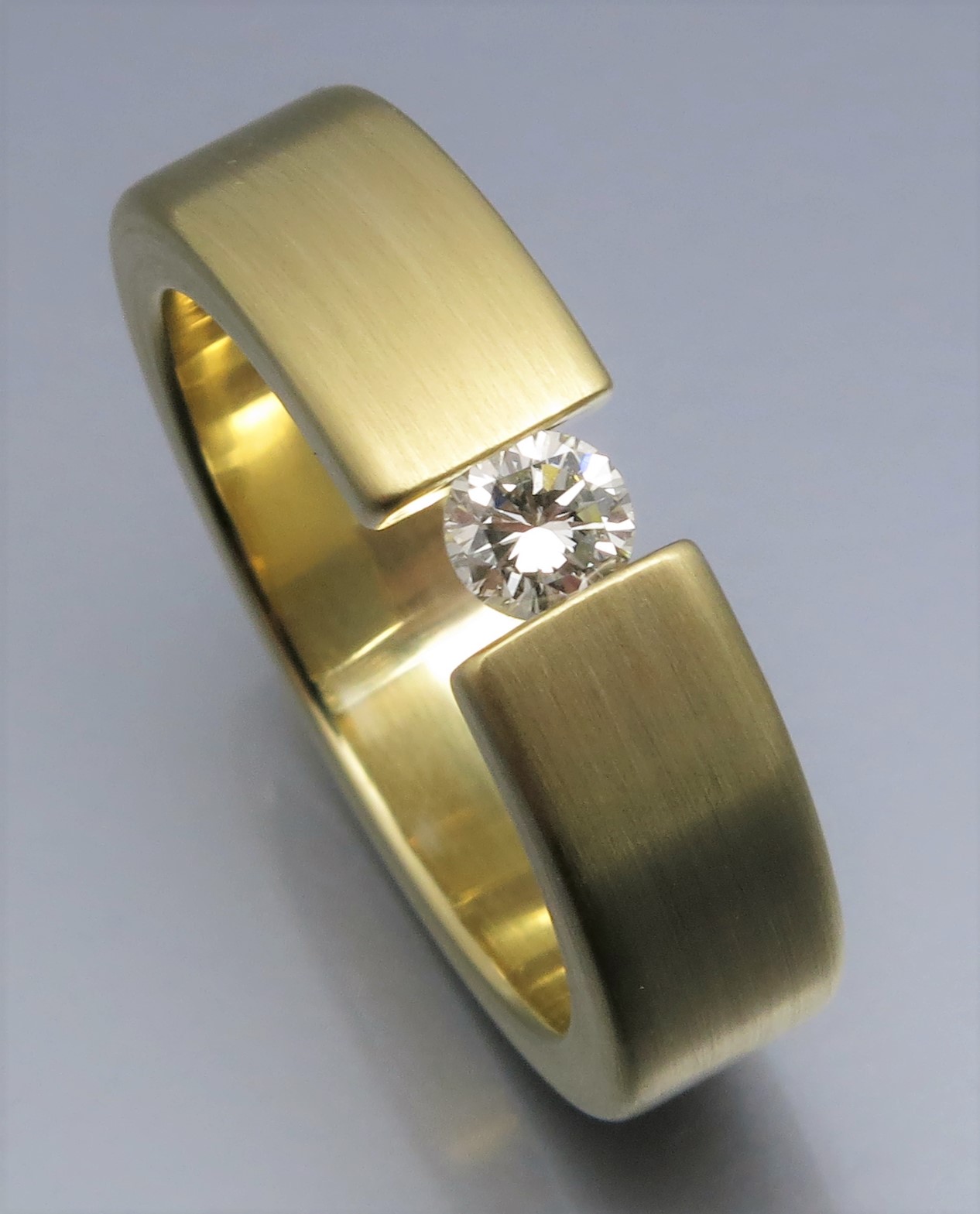 Schicker Brillant Spannring - Klassiker