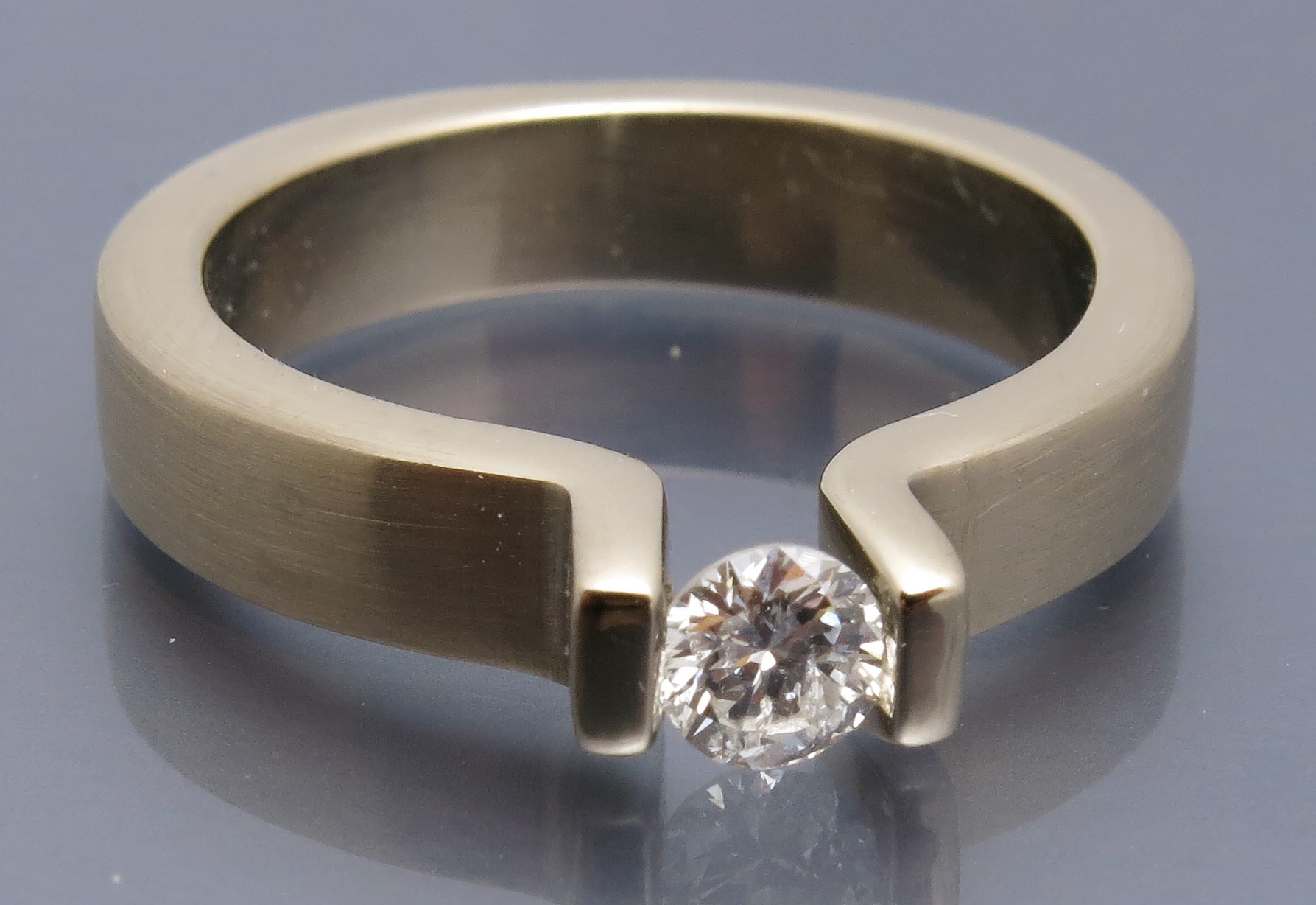 Eleganter Brillant Spannring "Top" – Bild 4