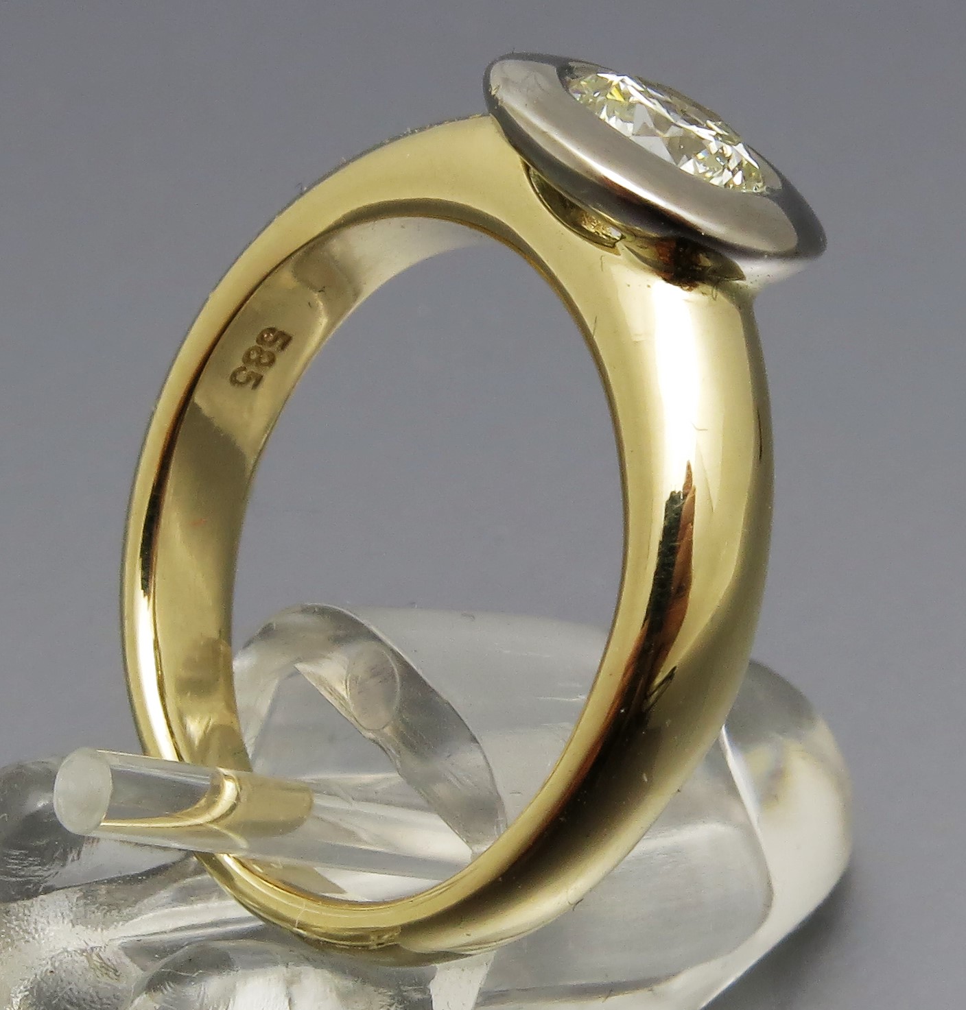 Eleganter Bicolor Solitär Ring – Bild 11