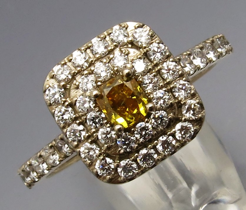 Auffälliger Diamant Entourage Ring