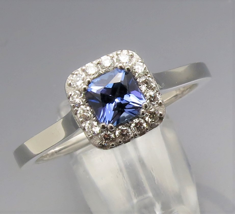 Eleganter Entourage Ring
