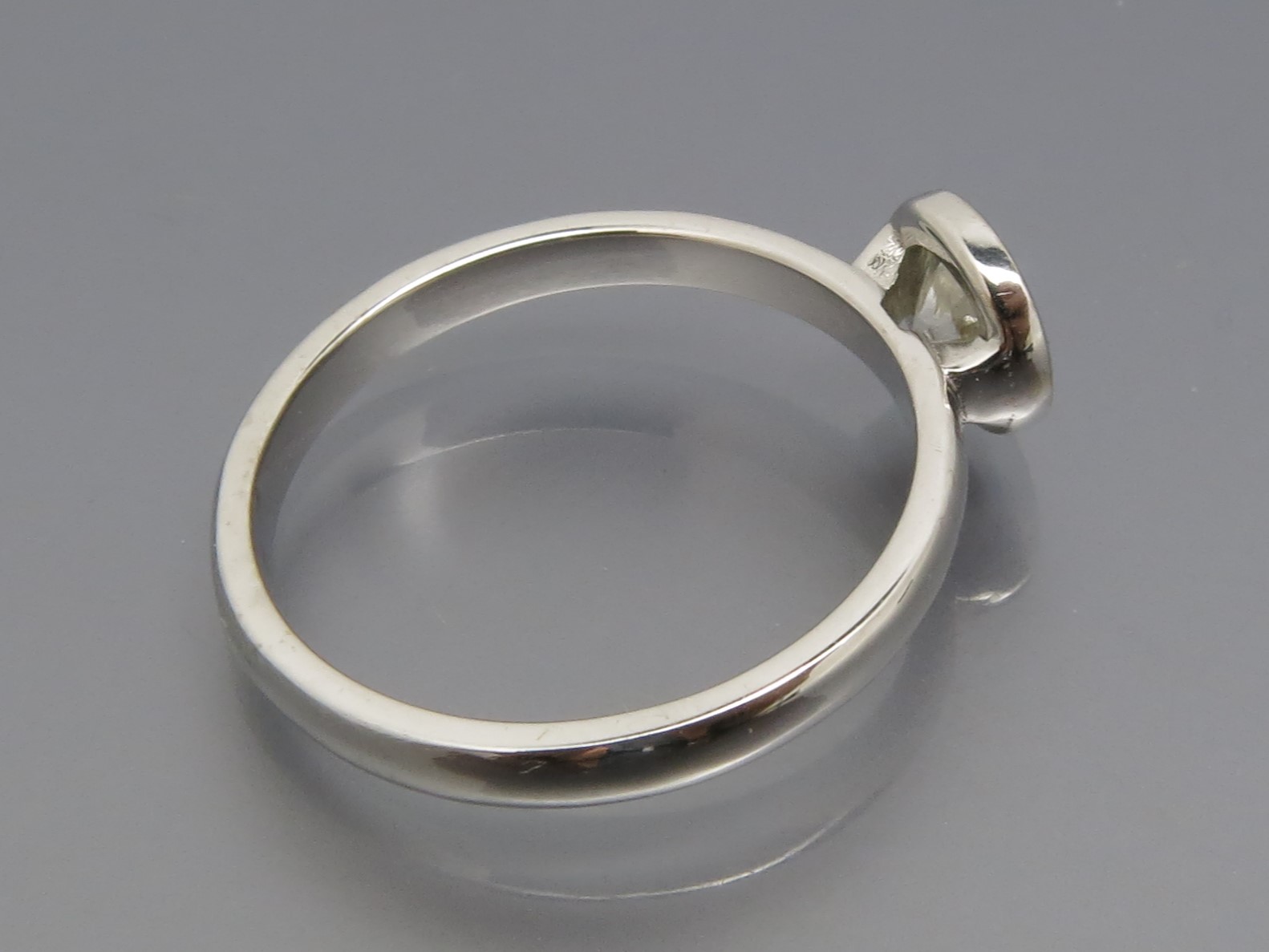 Klassicher Diamant Solitär Ring – Bild 3