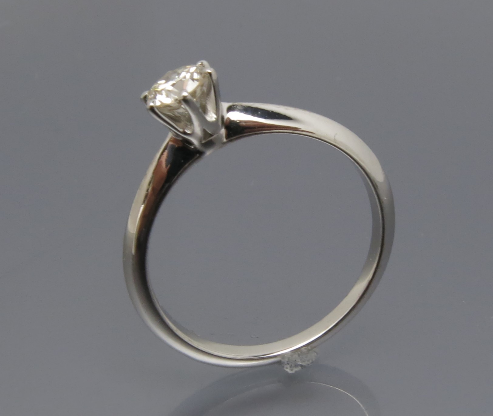Klassicher Diamant Solitär Ring – Bild 2