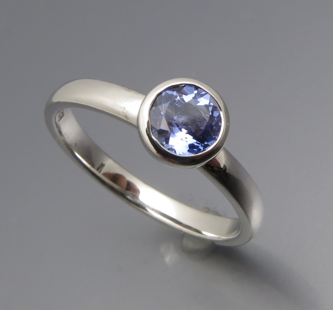 Flotter Tansanit Solitär Ring – Bild 7