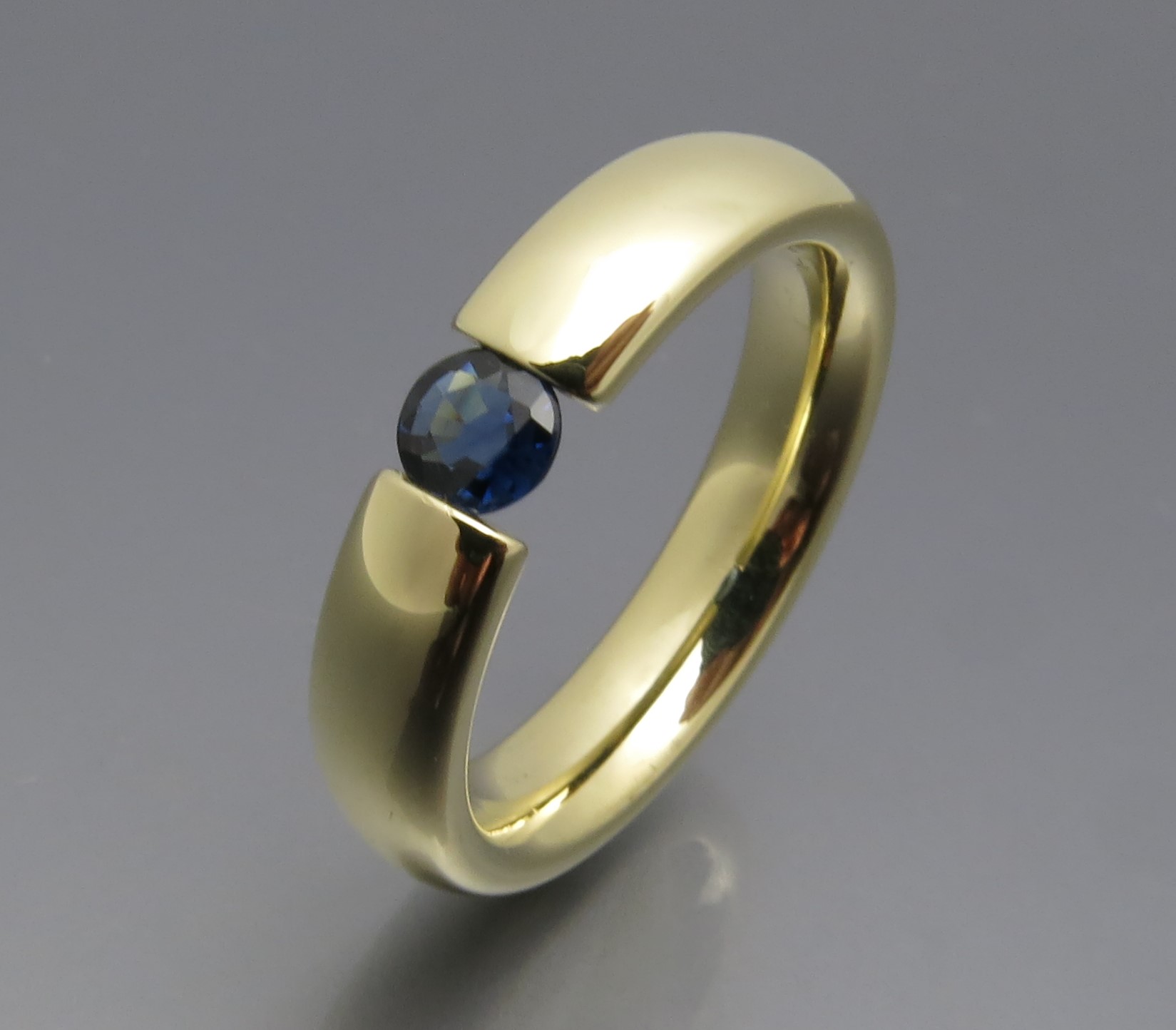 Eleganter Safir Spannring "Color"