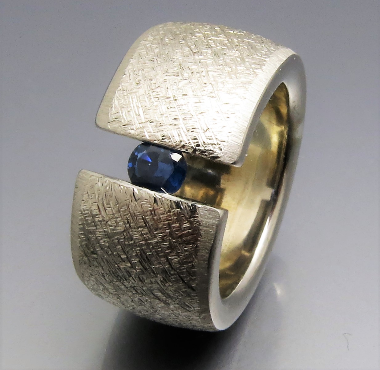 Breiter Safir Spannring "Color"