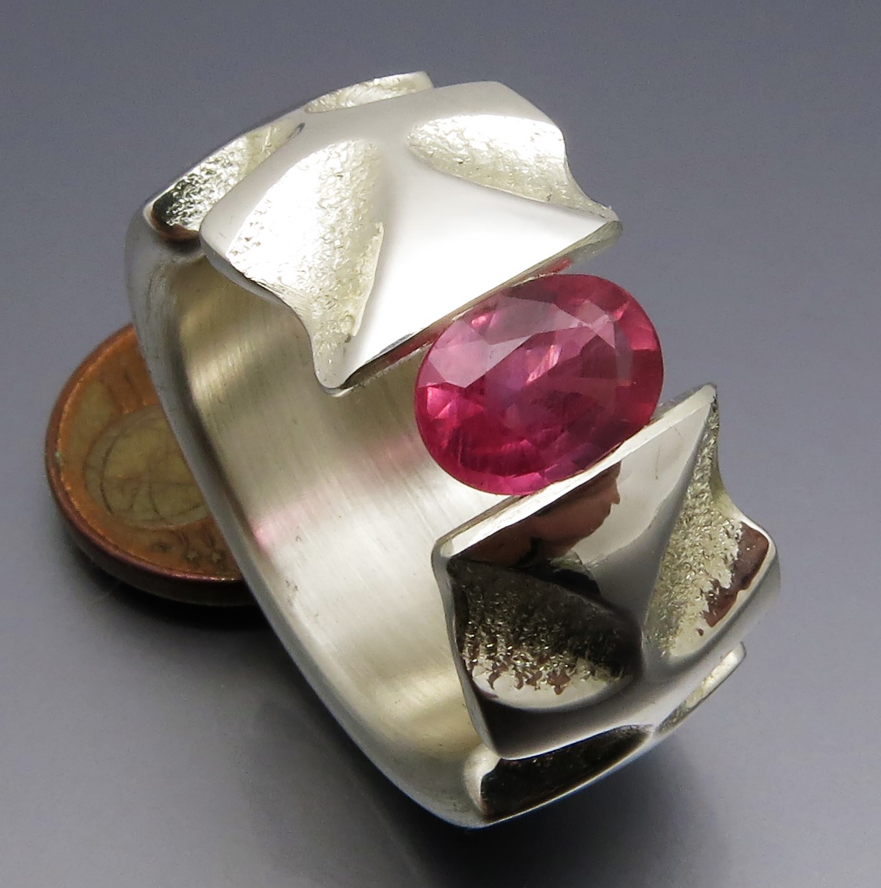 Breiter Rubin Spannring "Fields" – Bild 7