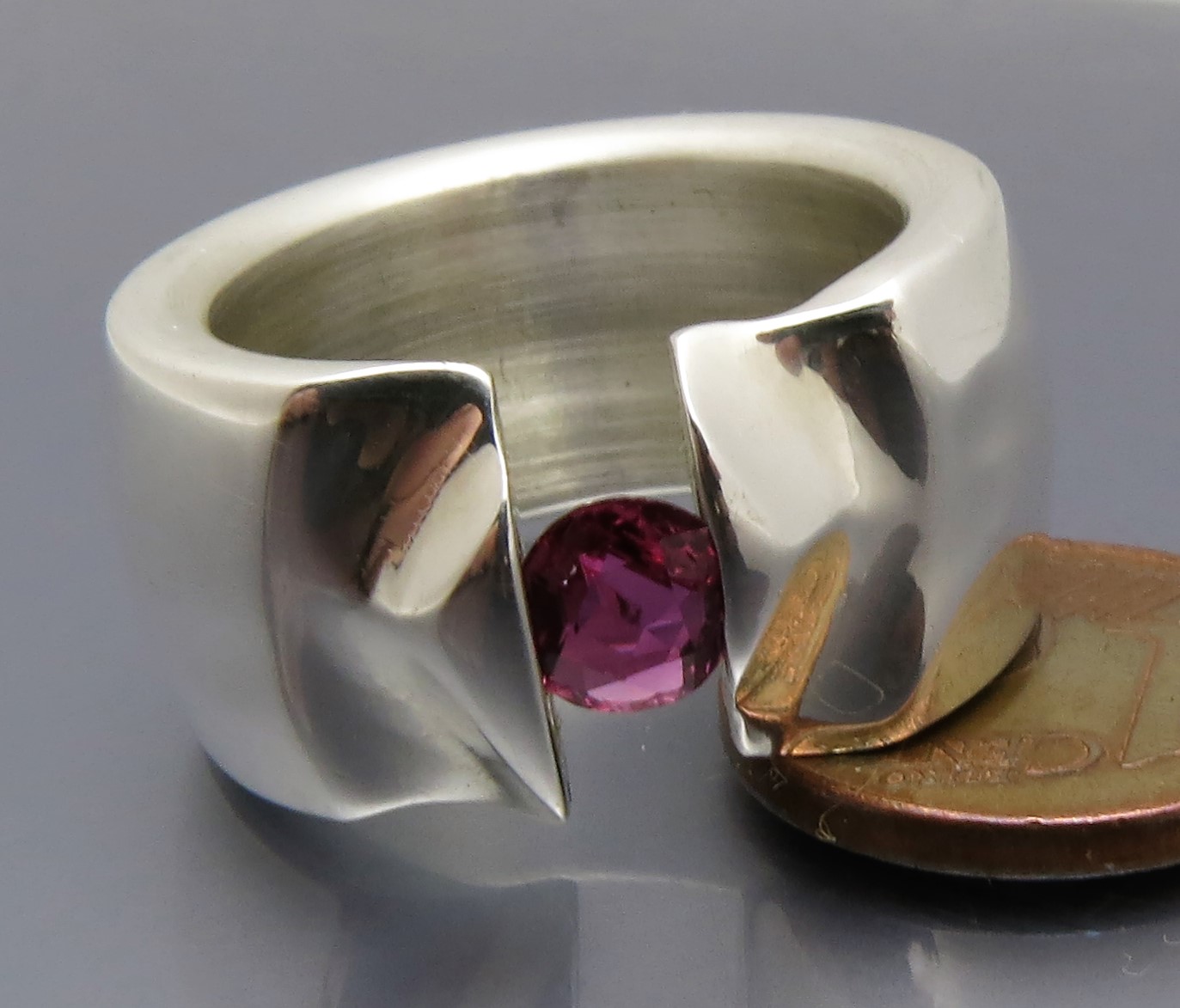 Breiter Rubin Spannring "Fields" – Bild 5