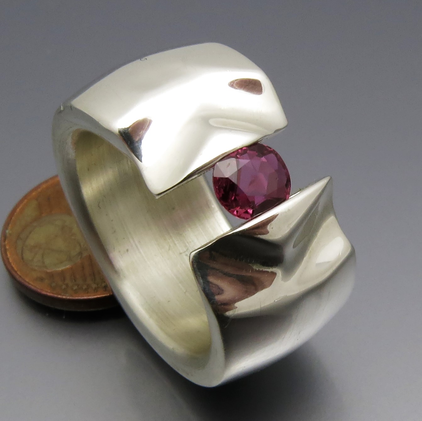 Breiter Rubin Spannring "Fields" – Bild 6