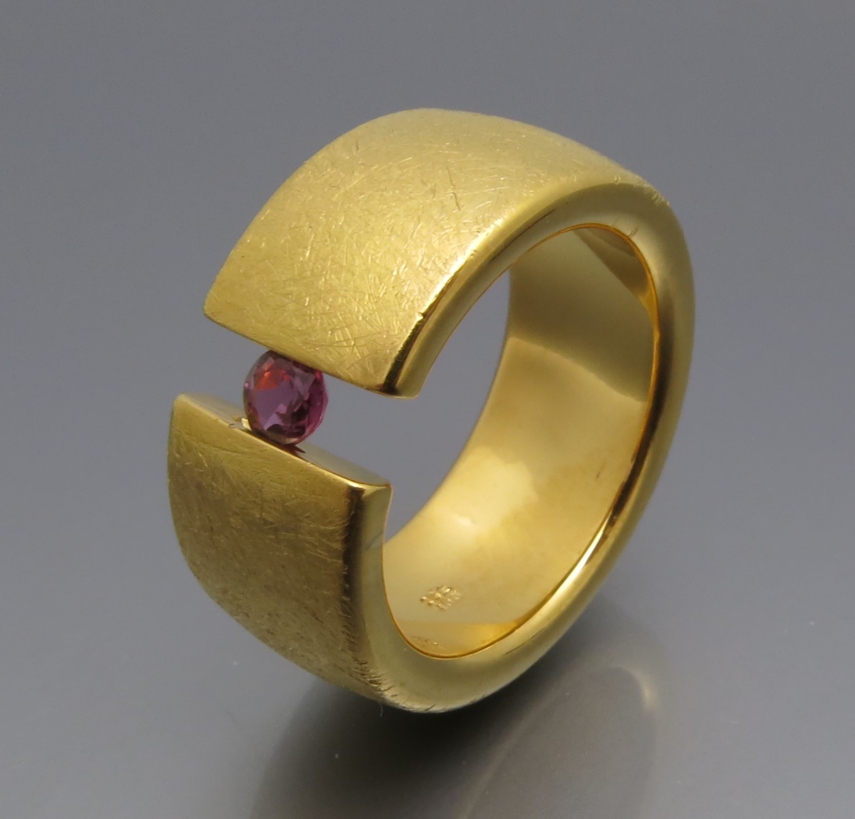 Breiter Rubin Spannring "Color" – Bild 3