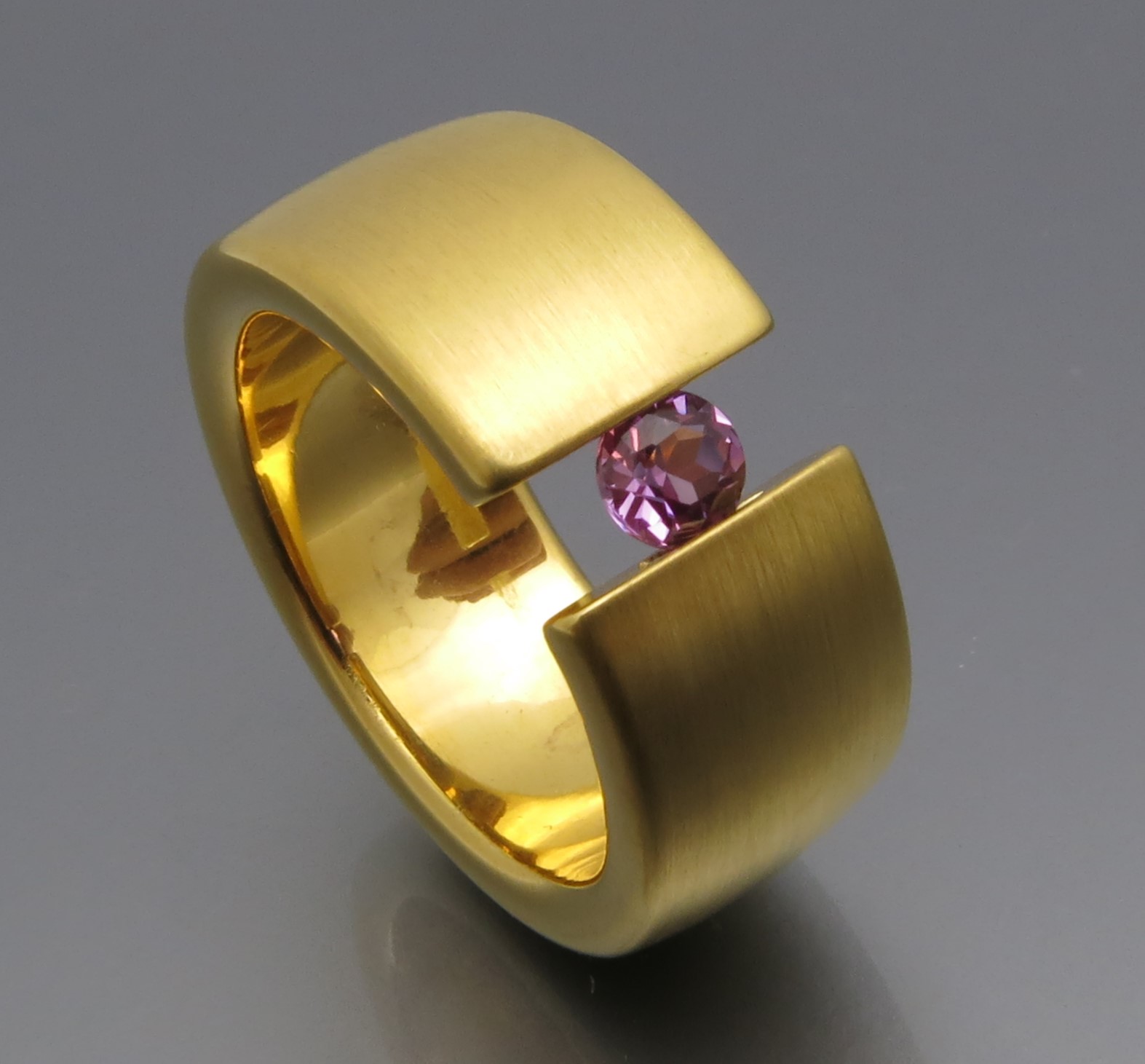 Breiter Safir Spannring "Color"
