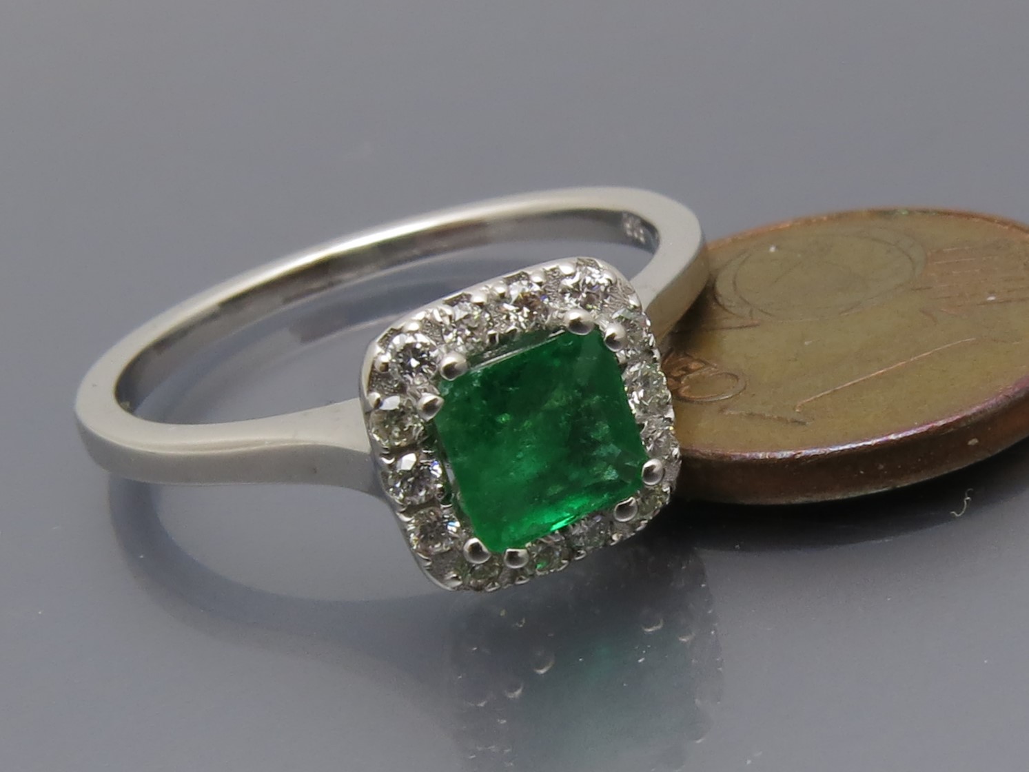 Eleganter Smaragd Entourage Ring – Bild 6