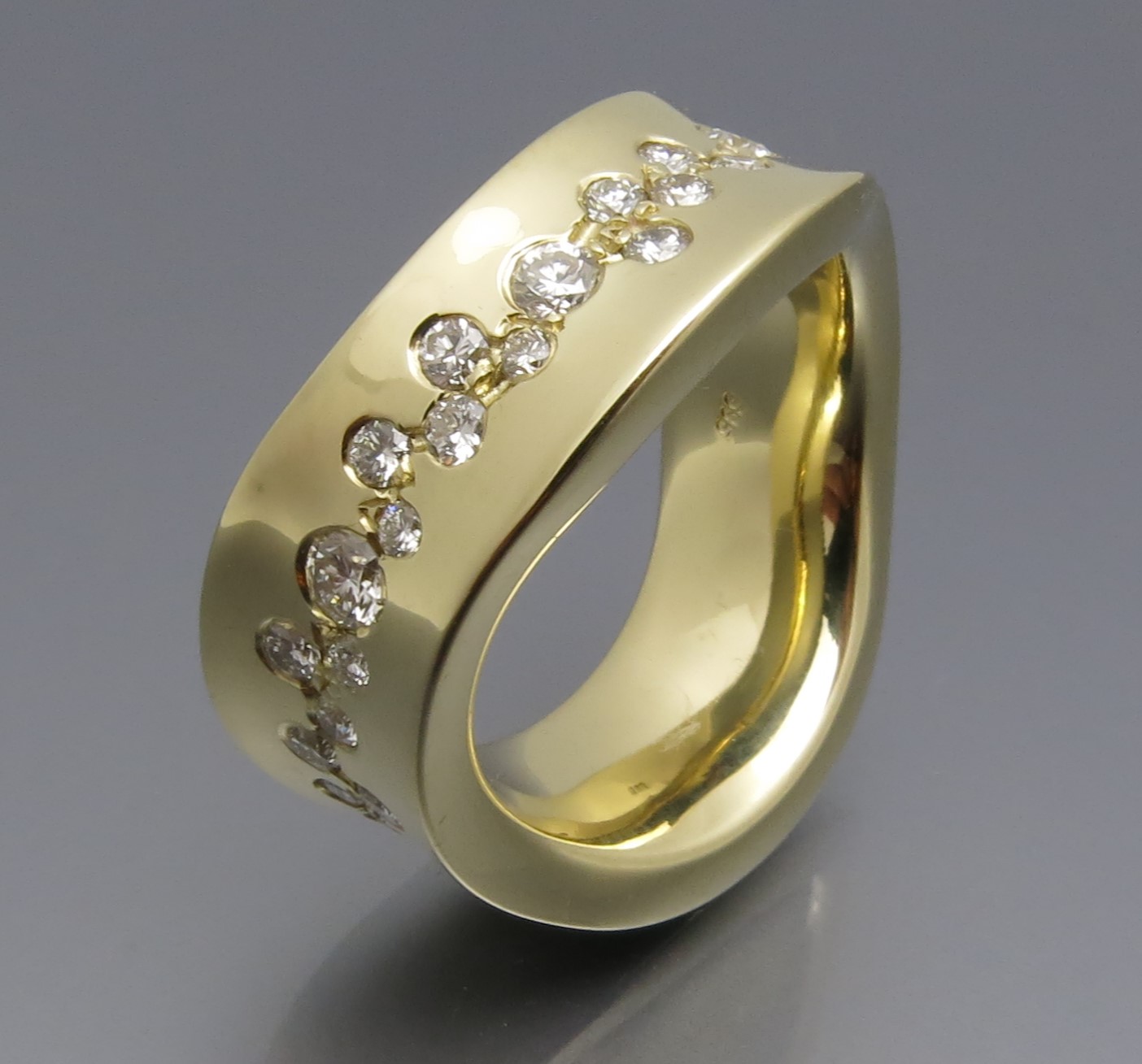Brillant Sternenhimmel Ring "Welle" - Angebot!