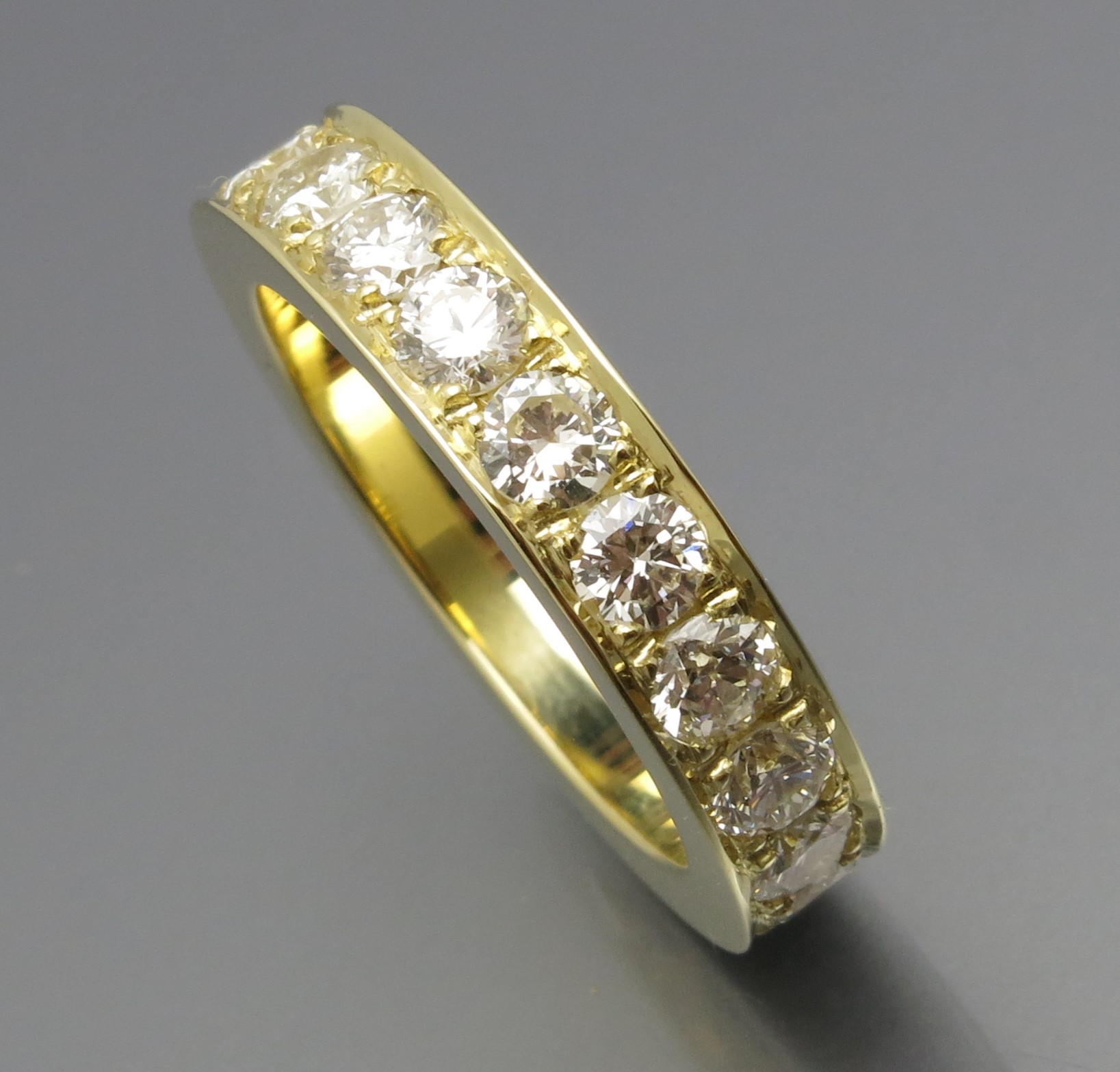 Eleganter Brillant Memoire Ring