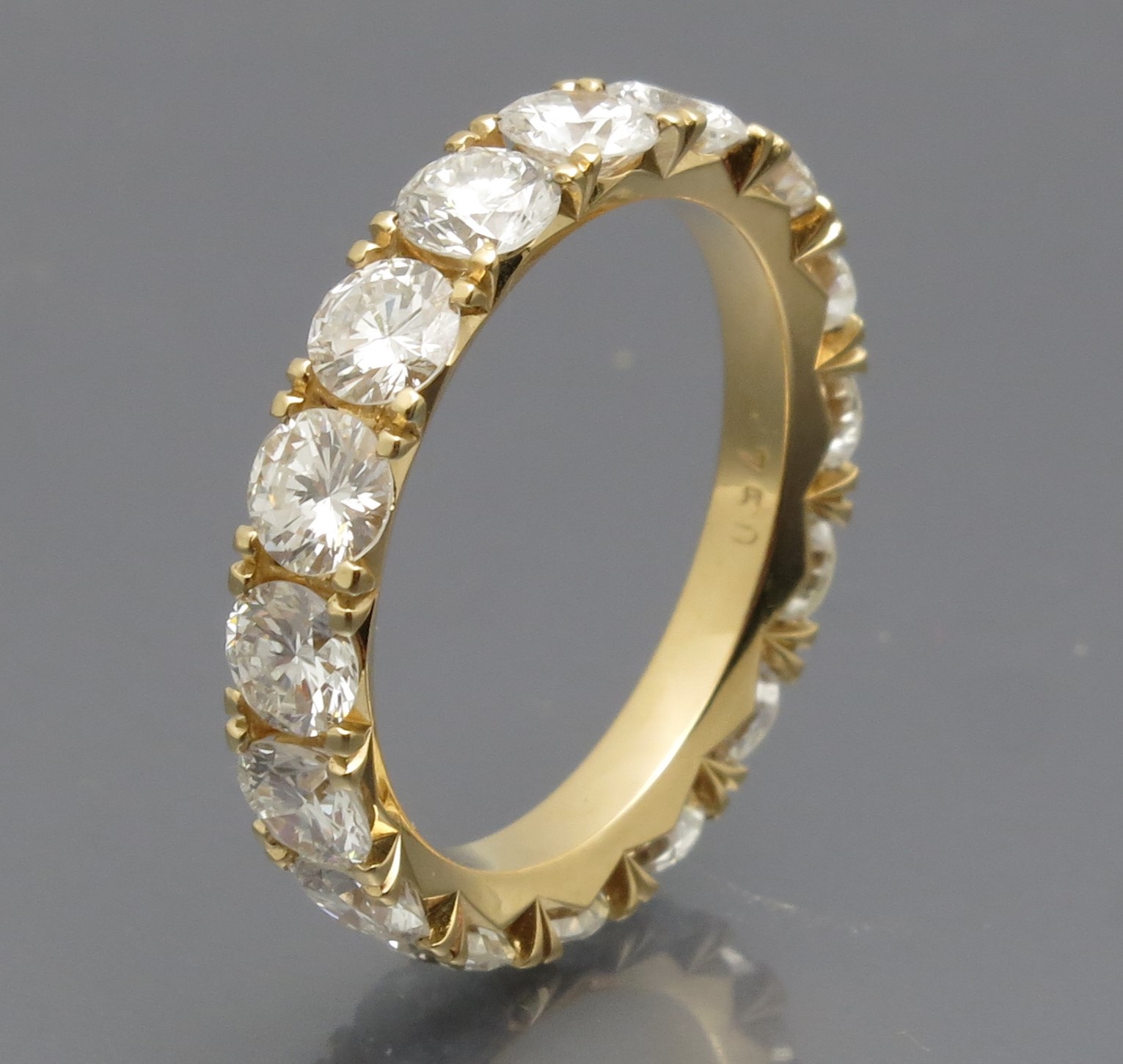 Mondäner Memoire Brillant Ring "Fishtail"
